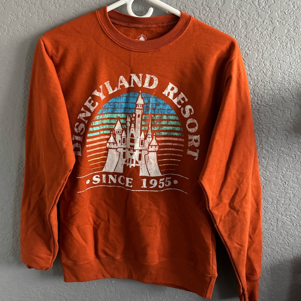 Disney• crewneck🧡
